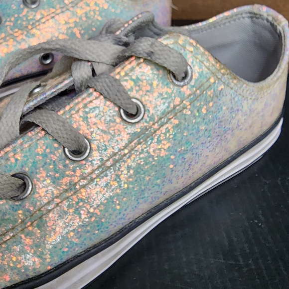 Converse shoes size 3 juniors - Picture 2 of 6